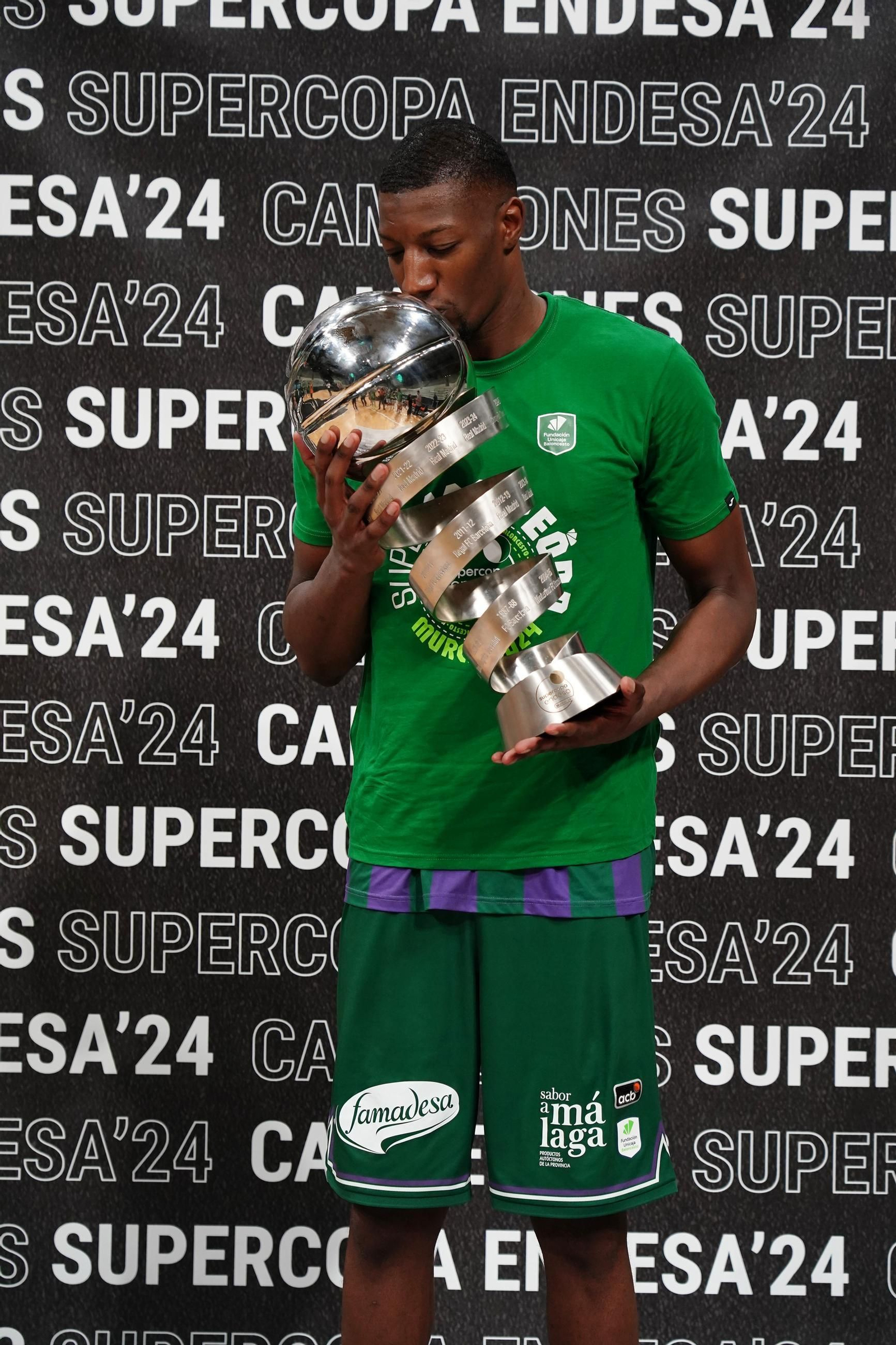 La sesión de fotos de los supercampeones de la ACB