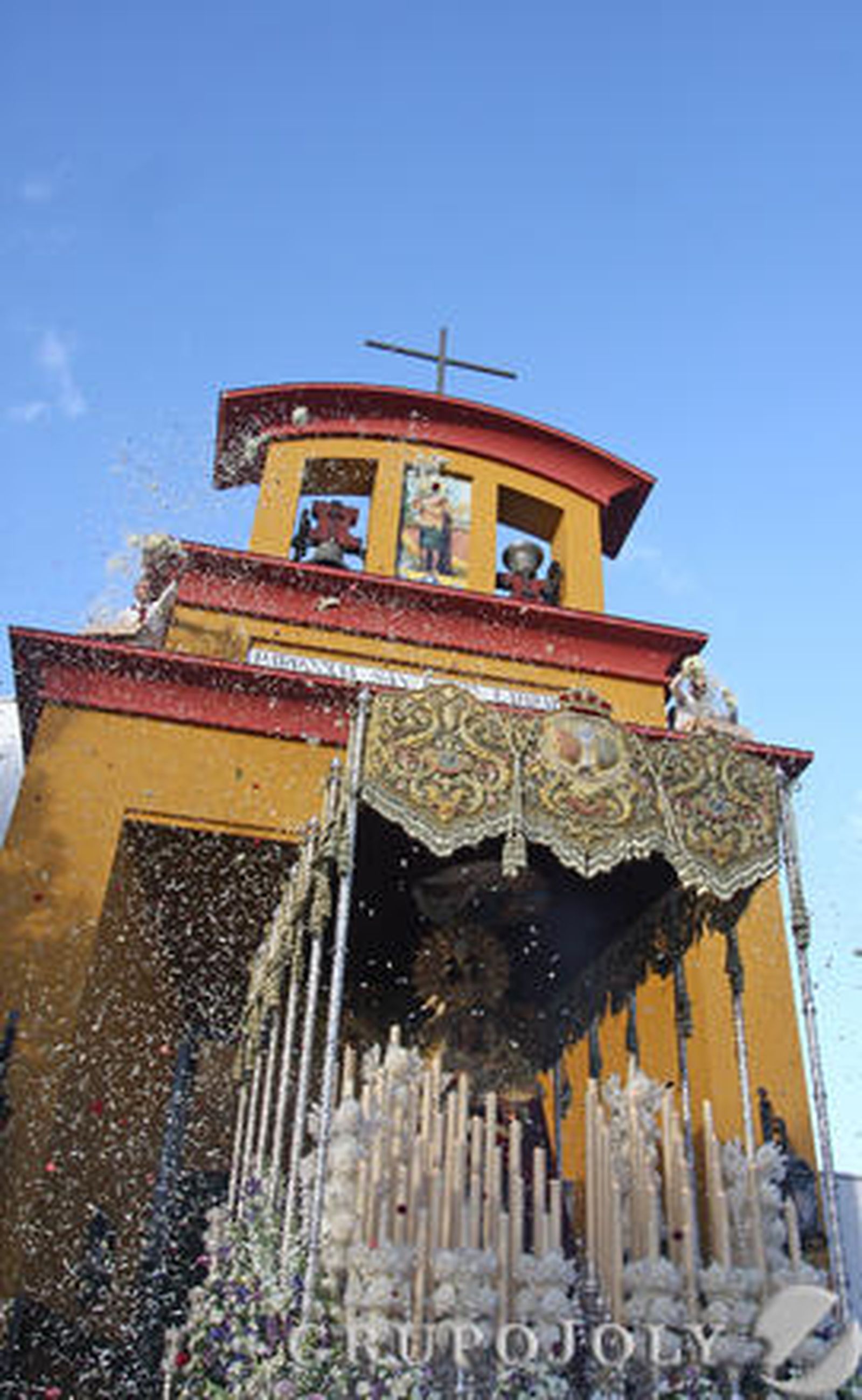 La Hermandad de Jesús de Nazaret, de Pino Montano. 

Foto: Belen Vargas
