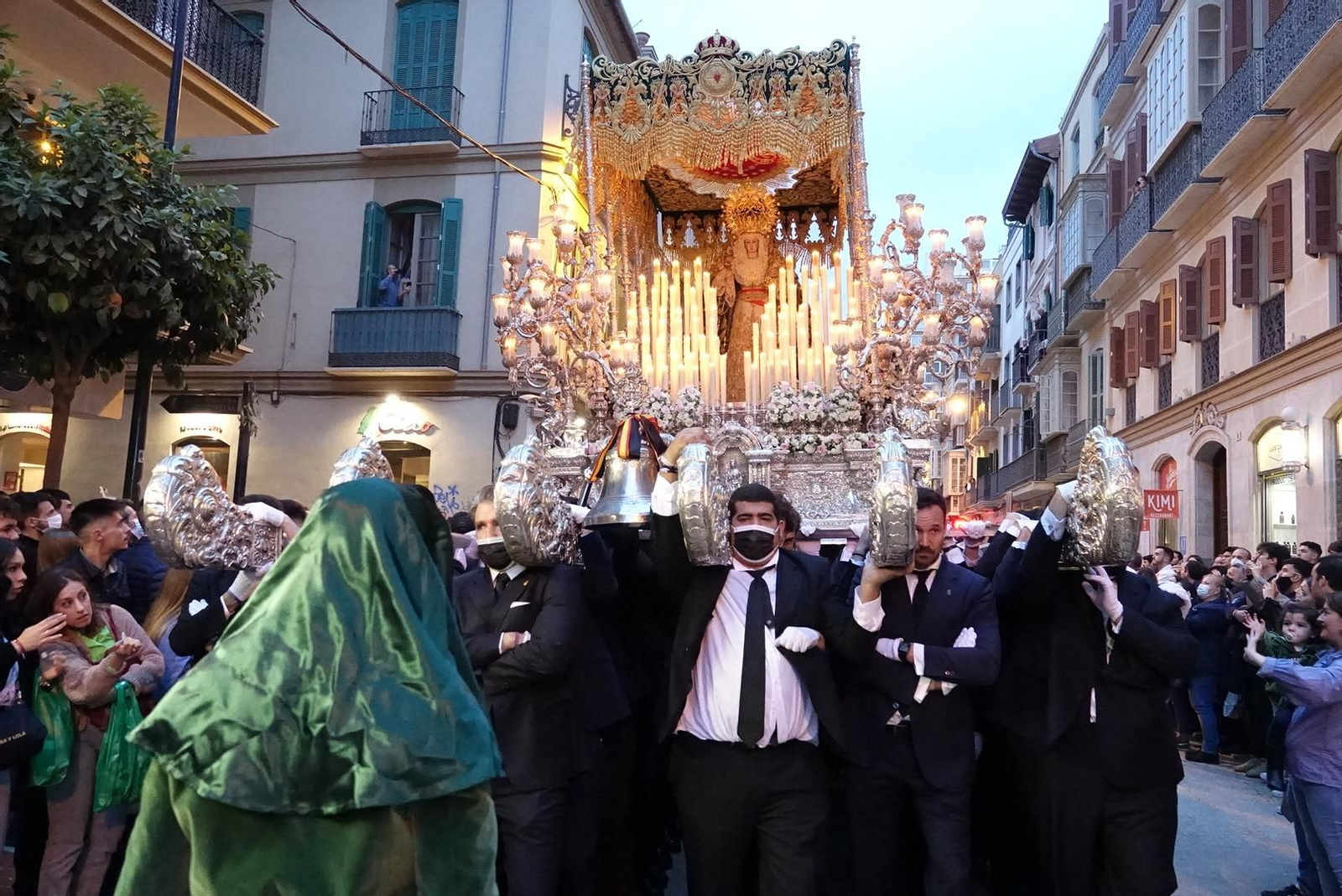 Las fotos de Estudiantes, en el Lunes Santo de Málaga