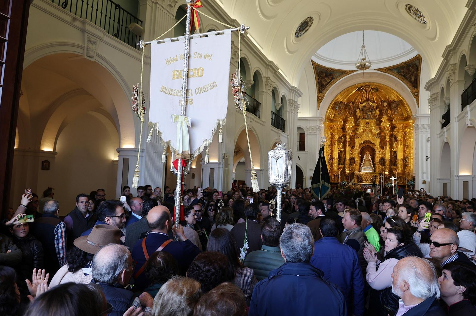 Imágenes de la peregrinación de la Hdad del Rocío de Bollullos par del Condado