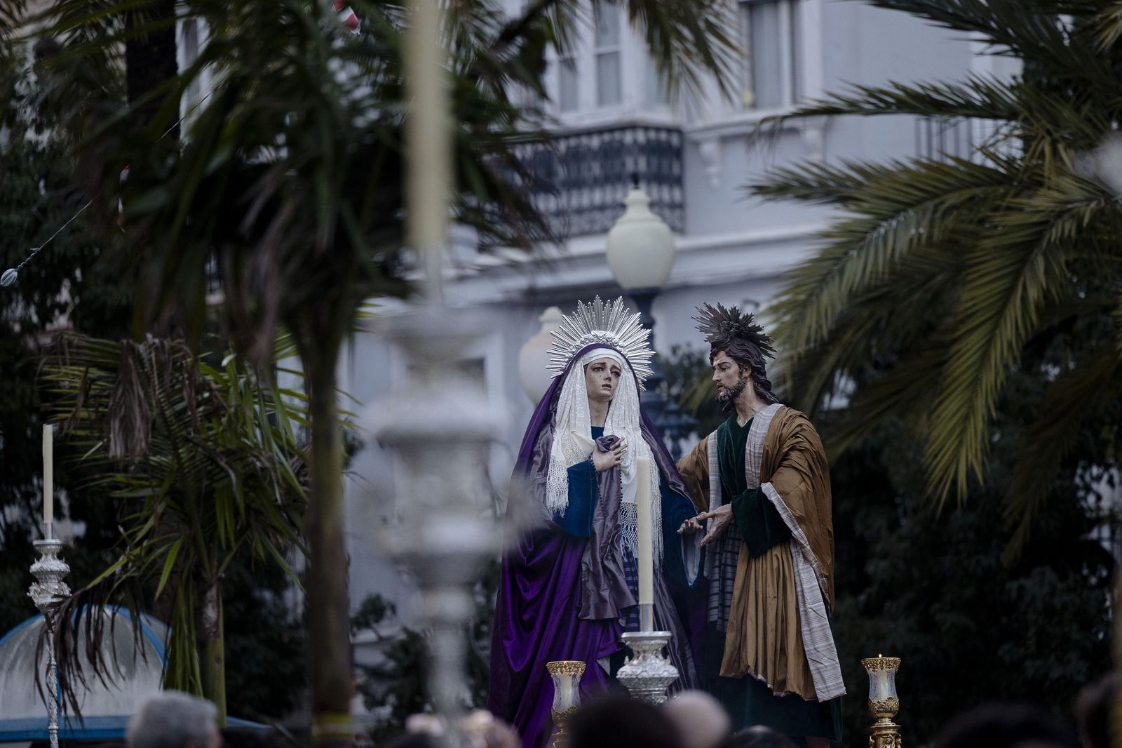 Las imágenes de los traslados de las cofradías de Santa Cruz