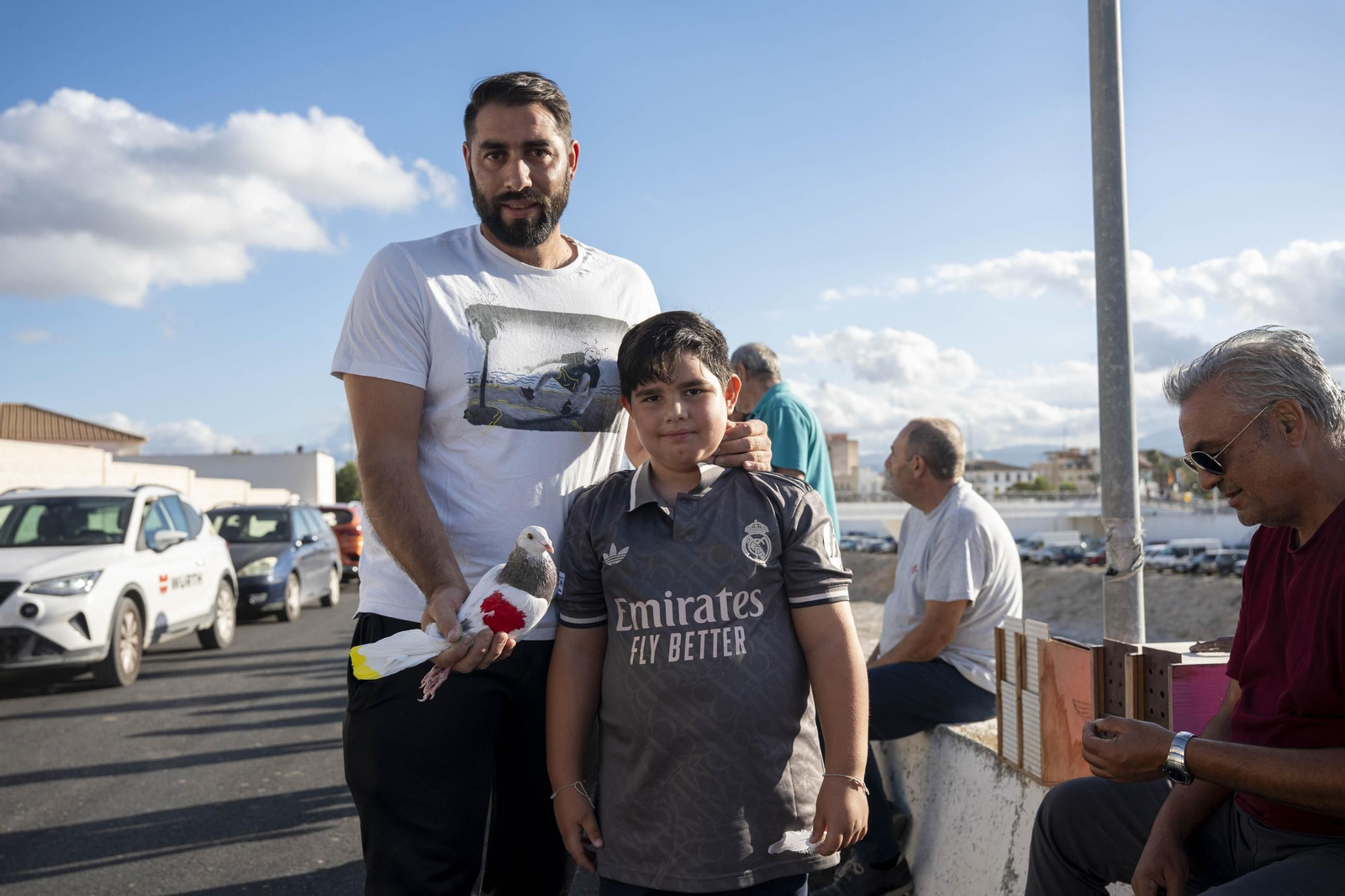 Las mejores imágenes de la suelta de palomos en la Feria de Albox
