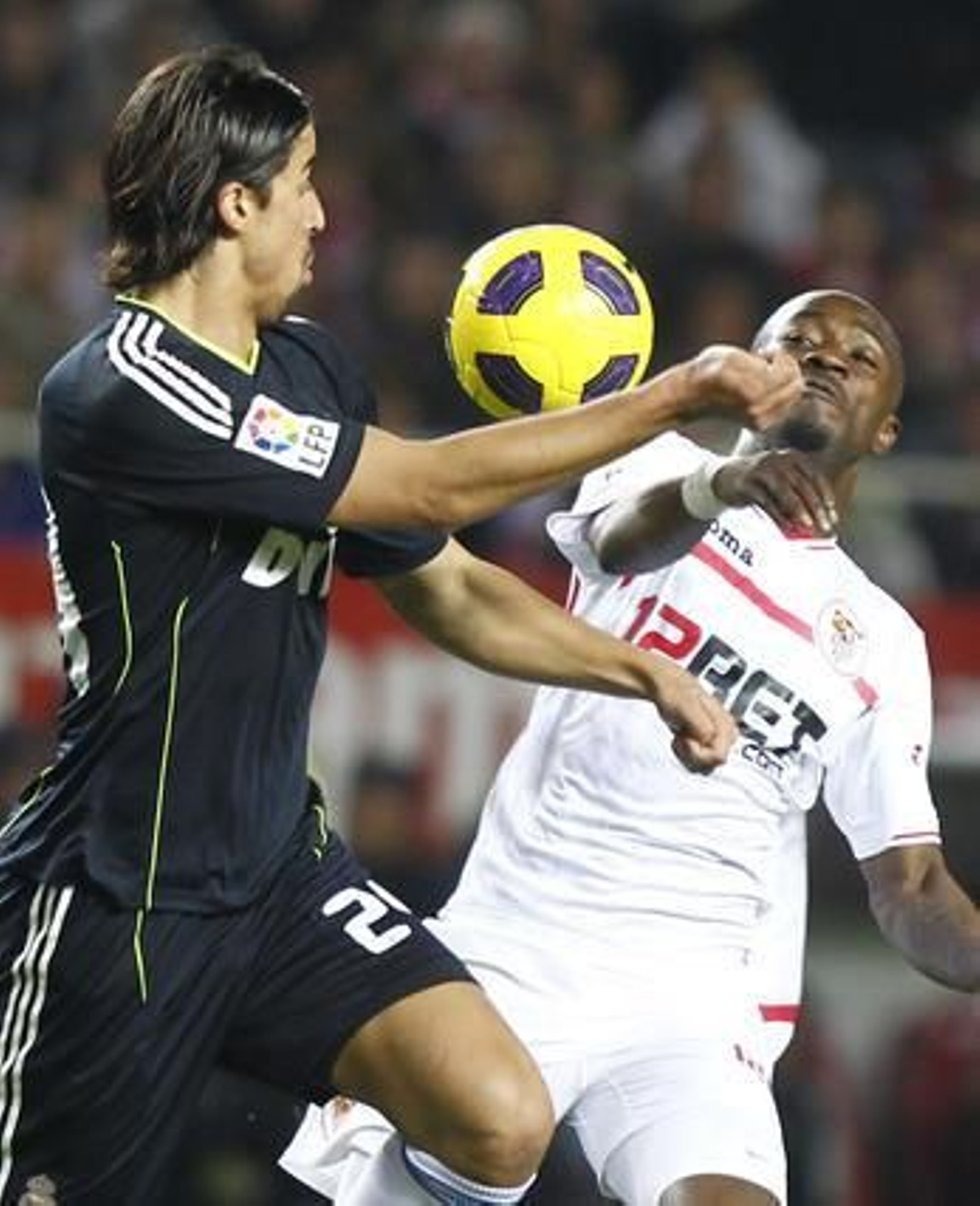 El Sevilla pierde 0-1 con el Real Madrid en la ida de las semifinales de la Copa del Rey. / AFP