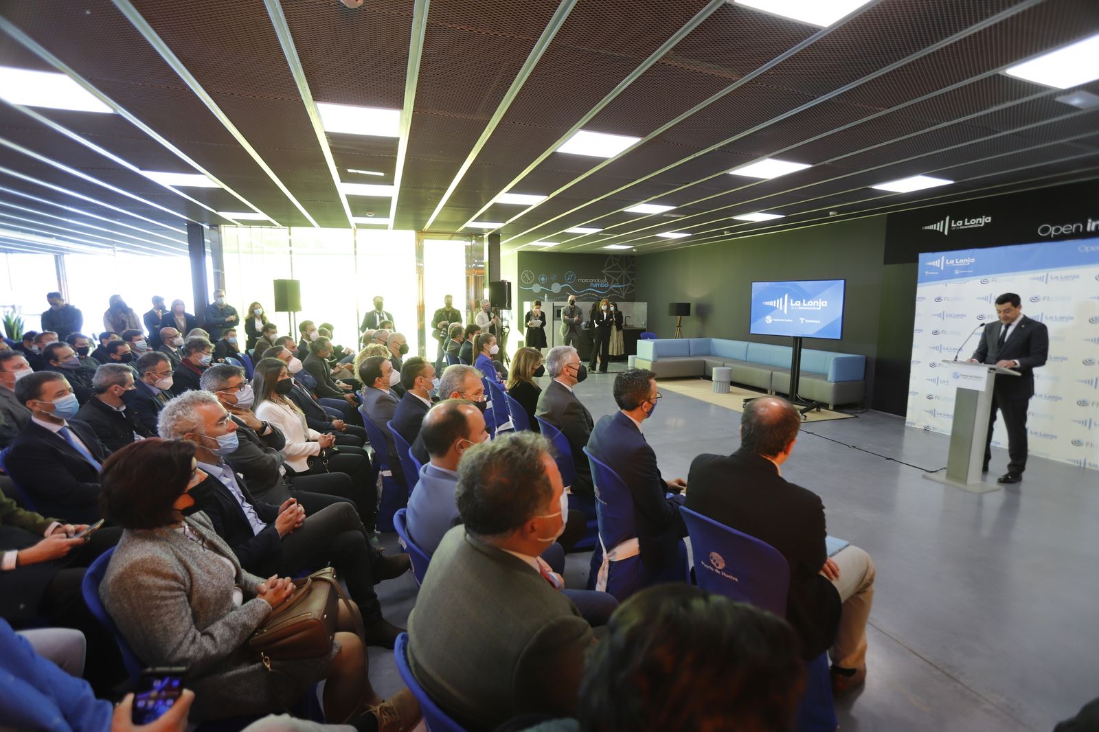 Imágenes del  acto de inauguración del nodo de innovación tecnológica 'La lonja de la Innovación' del Puerto de Huelva