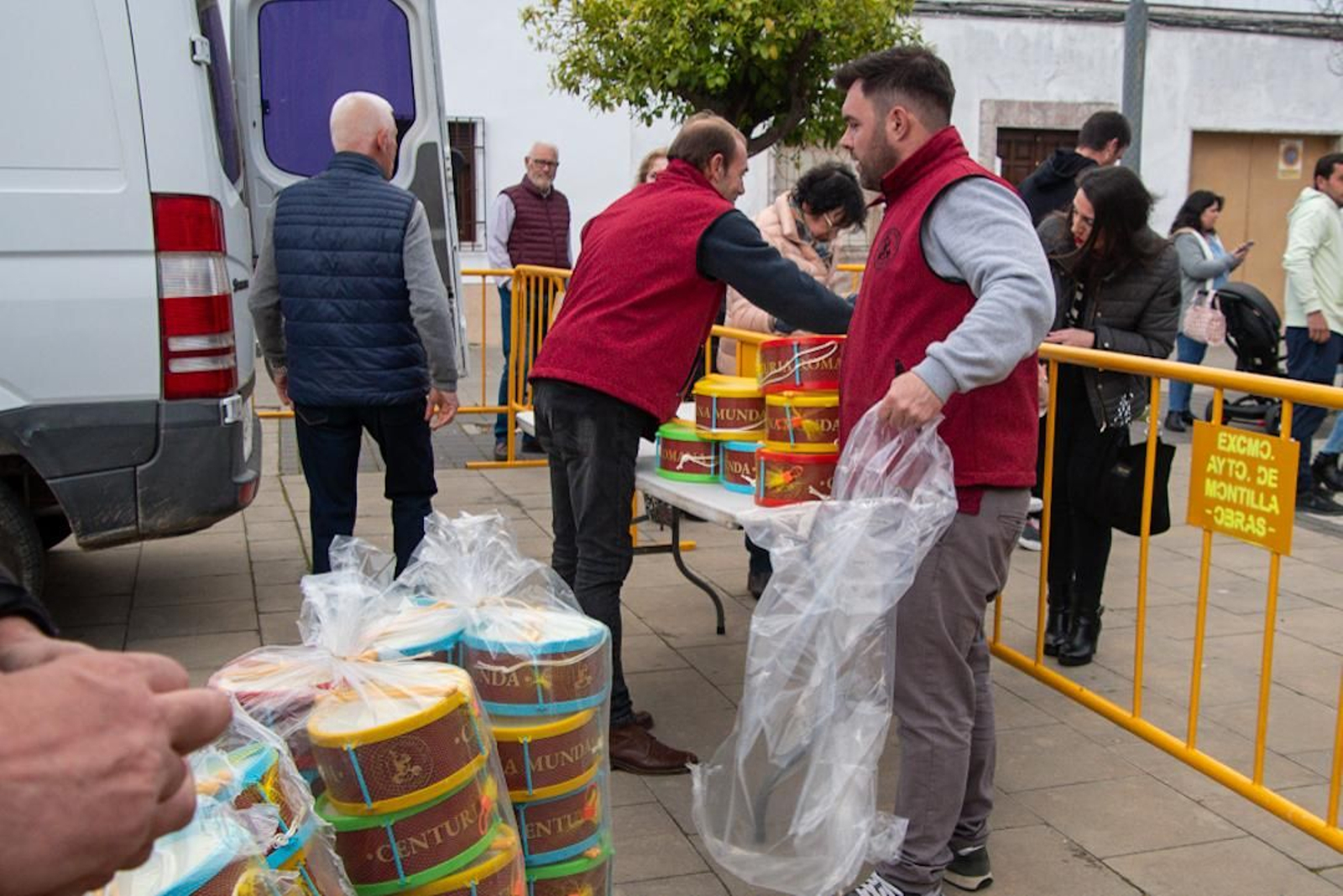 La tamborada de la Centuria Romana Munda en Montilla, en imágenes