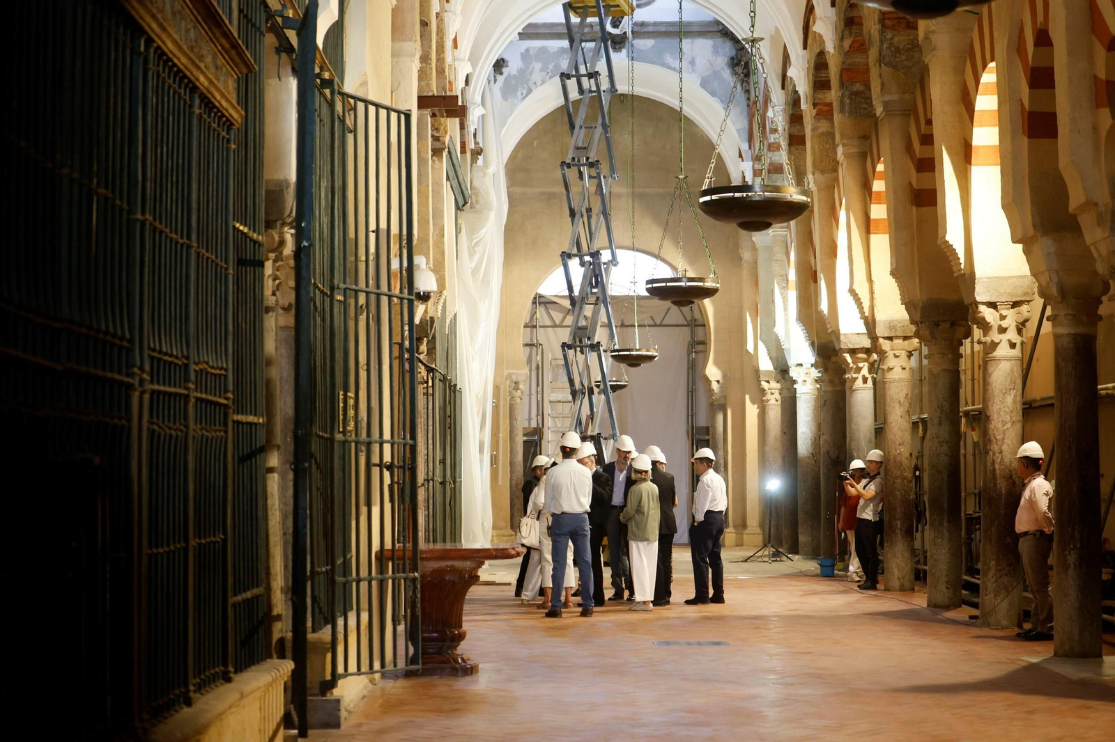 Las imágenes de las obras de emergencia de la Mezquita-Catedral tras el incedio