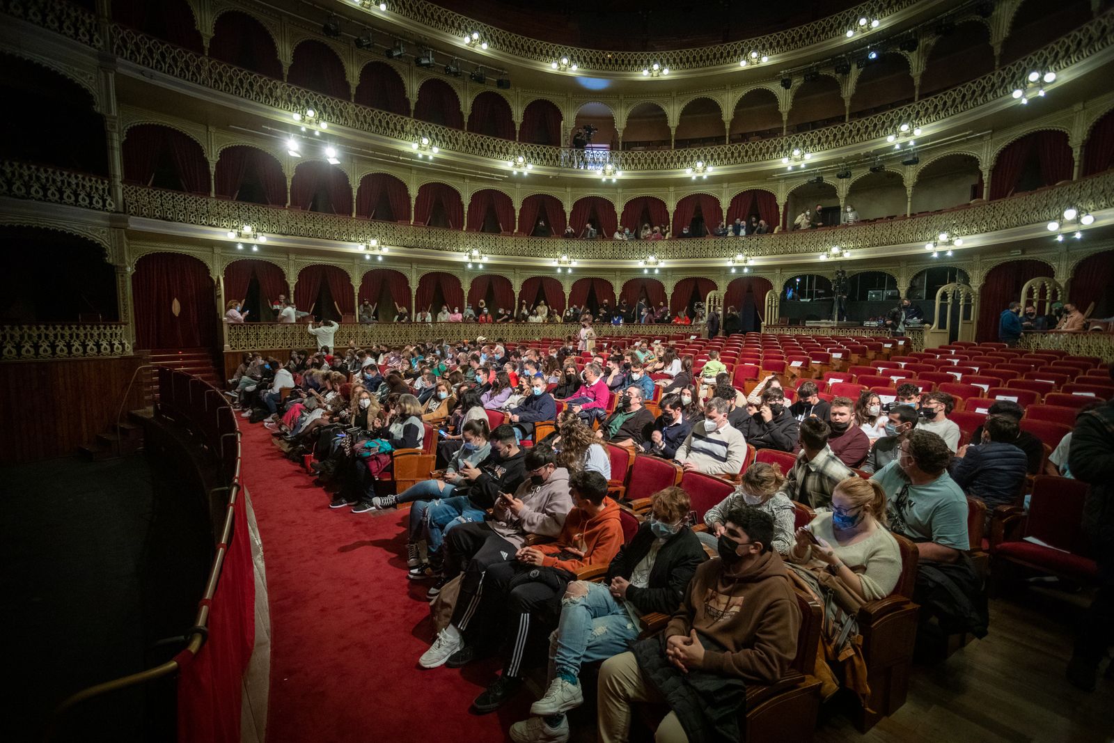 Imágenes de la entrega de los Antifaces de Oro y sorteo del COAC 2022