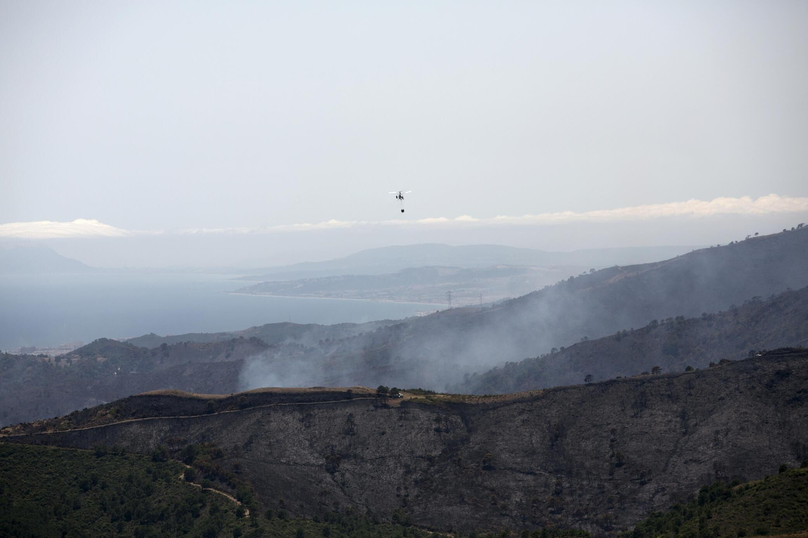 Las fotos del tercer día del incendio en Sierra Bermeja