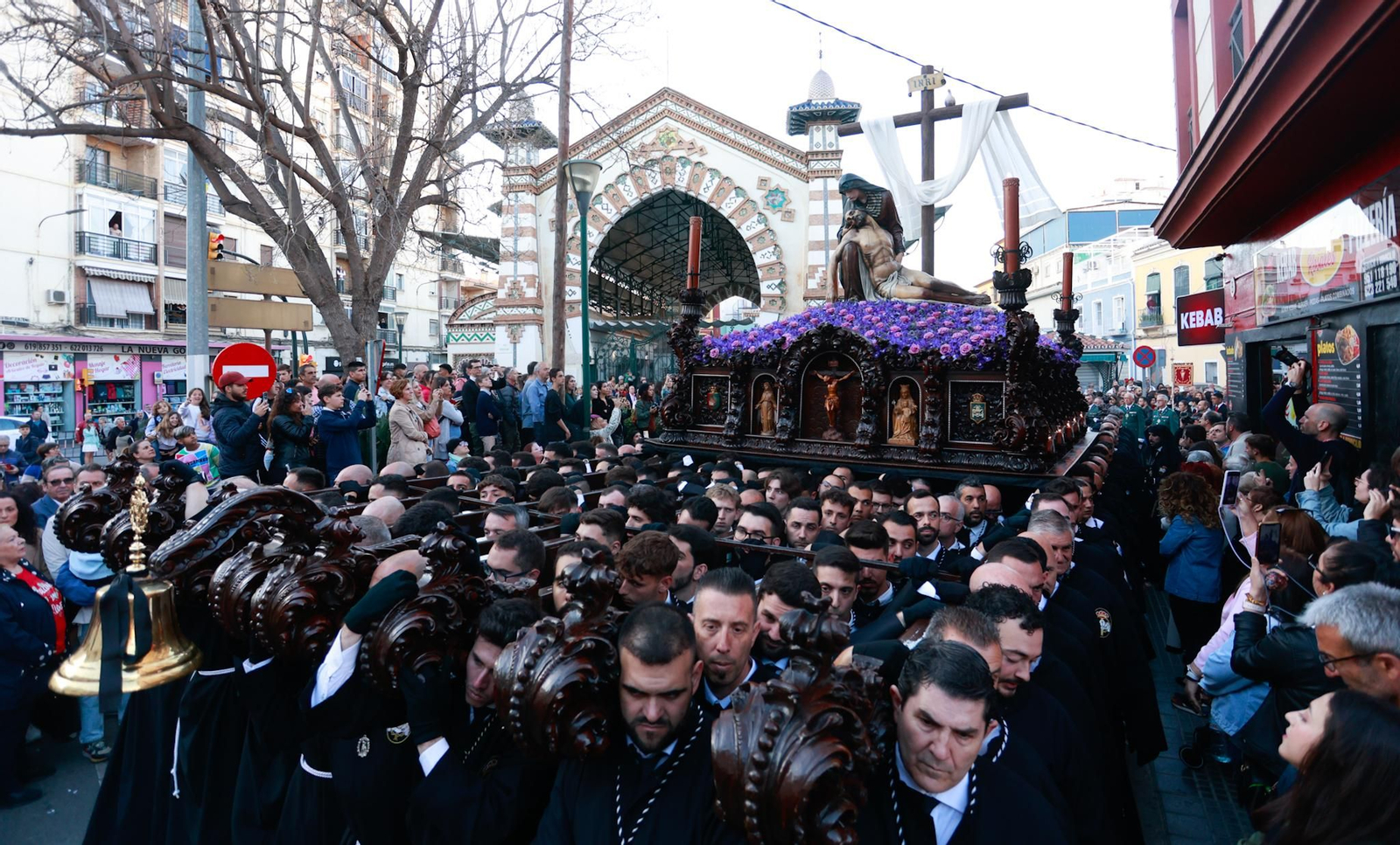 La Piedad en su procesión del Viernes Santo en Málaga, en fotos