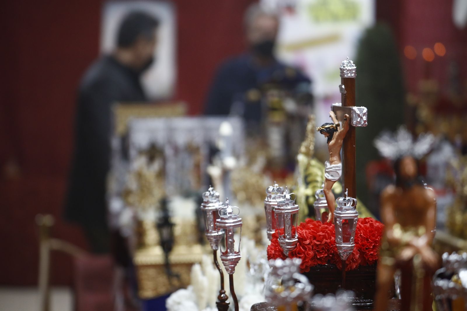 La exposición de pasos de Semana Santa en miniatura de la Asociación de Vecinos Nuestra Señora de Belén, en imágenes