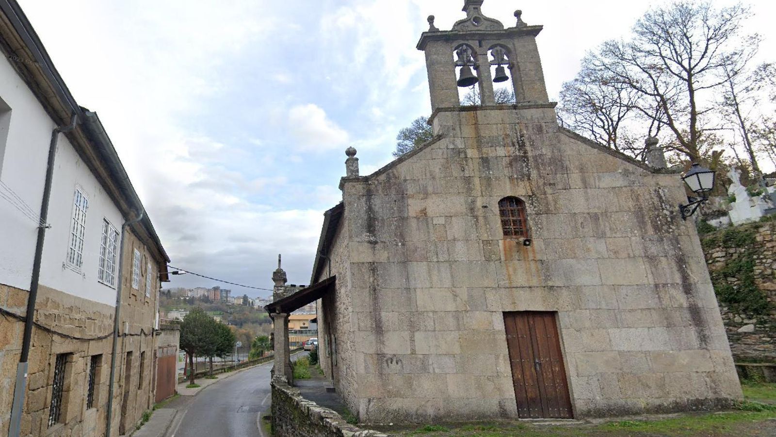 Iglesia de San Lázaro, a la salida de Lugo.