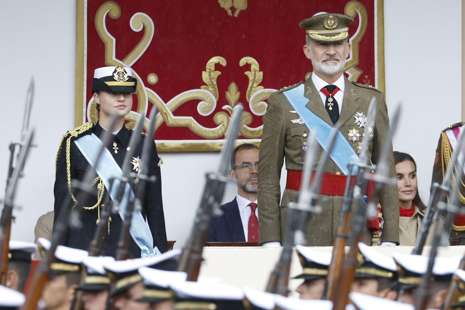 El desfile militar del Día de la Hispanidad, en imágenes