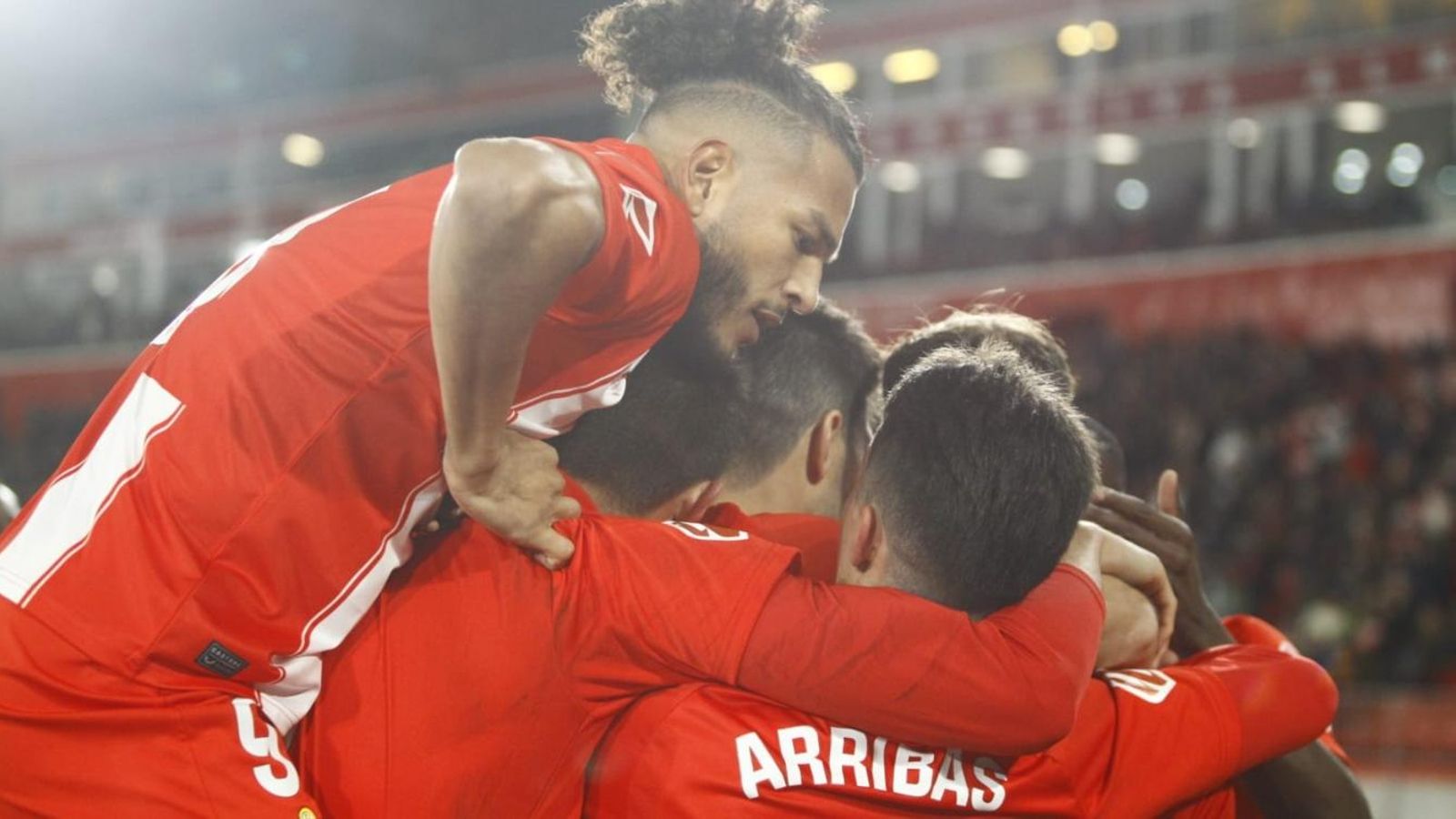 Los indálicos festejan el tanto de Leo Baptistao.