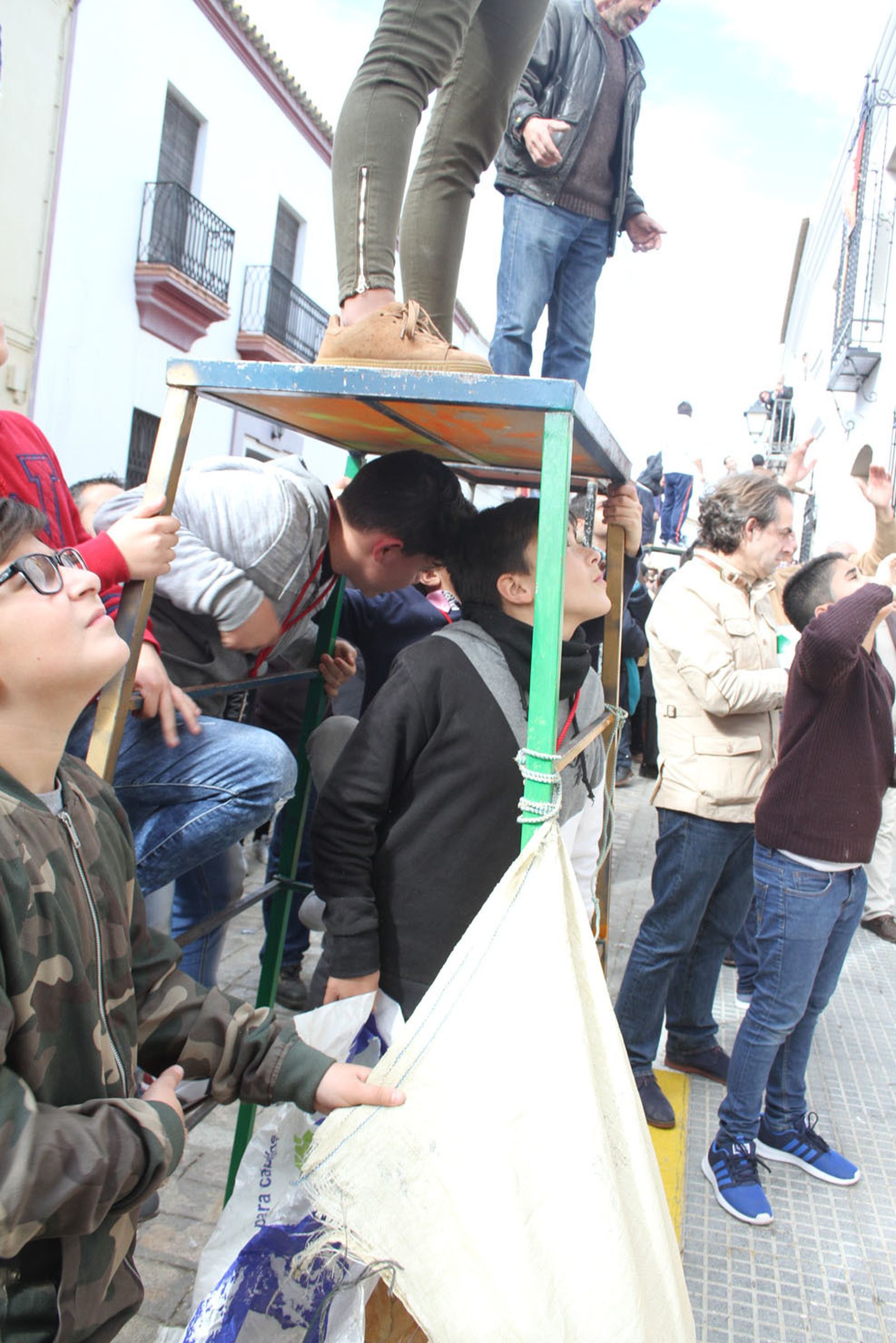 Imágenes de las tiradas en honor a San Antonio Abad en Trigueros