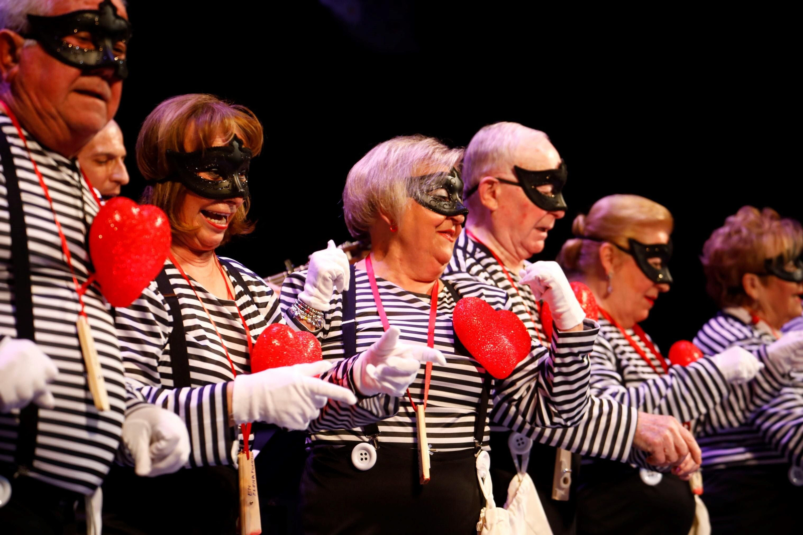 Los mayores de Córdoba celebran el Carnaval, en imágenes
