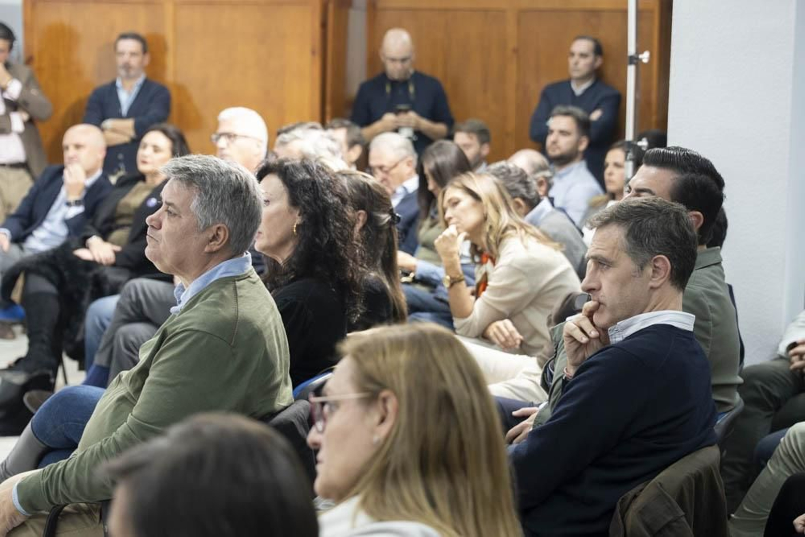 Las imágenes de la junta en la que el PP de Almería se renueva