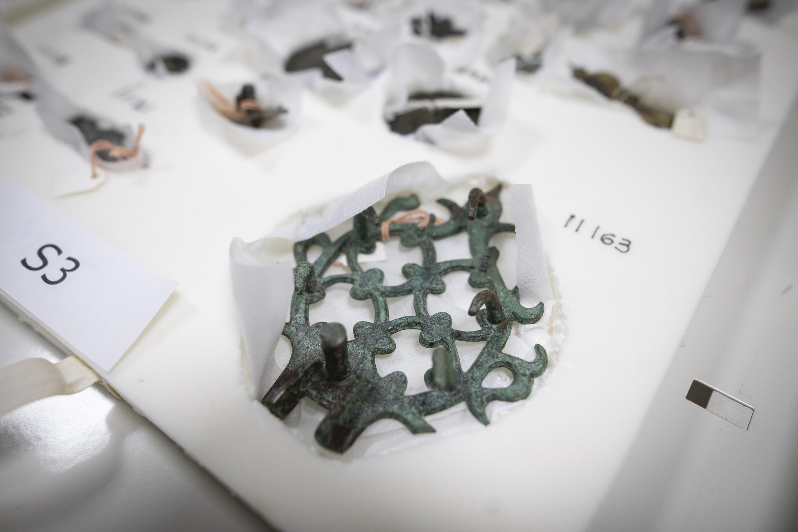 Los tesoros ocultos de la Alhambra: el almacén que conserva las casi 200.000 piezas de sus fondos Los tesoros ocultos de la Alhambra: el almacén que conserva las casi 200.000 piezas de sus fondos