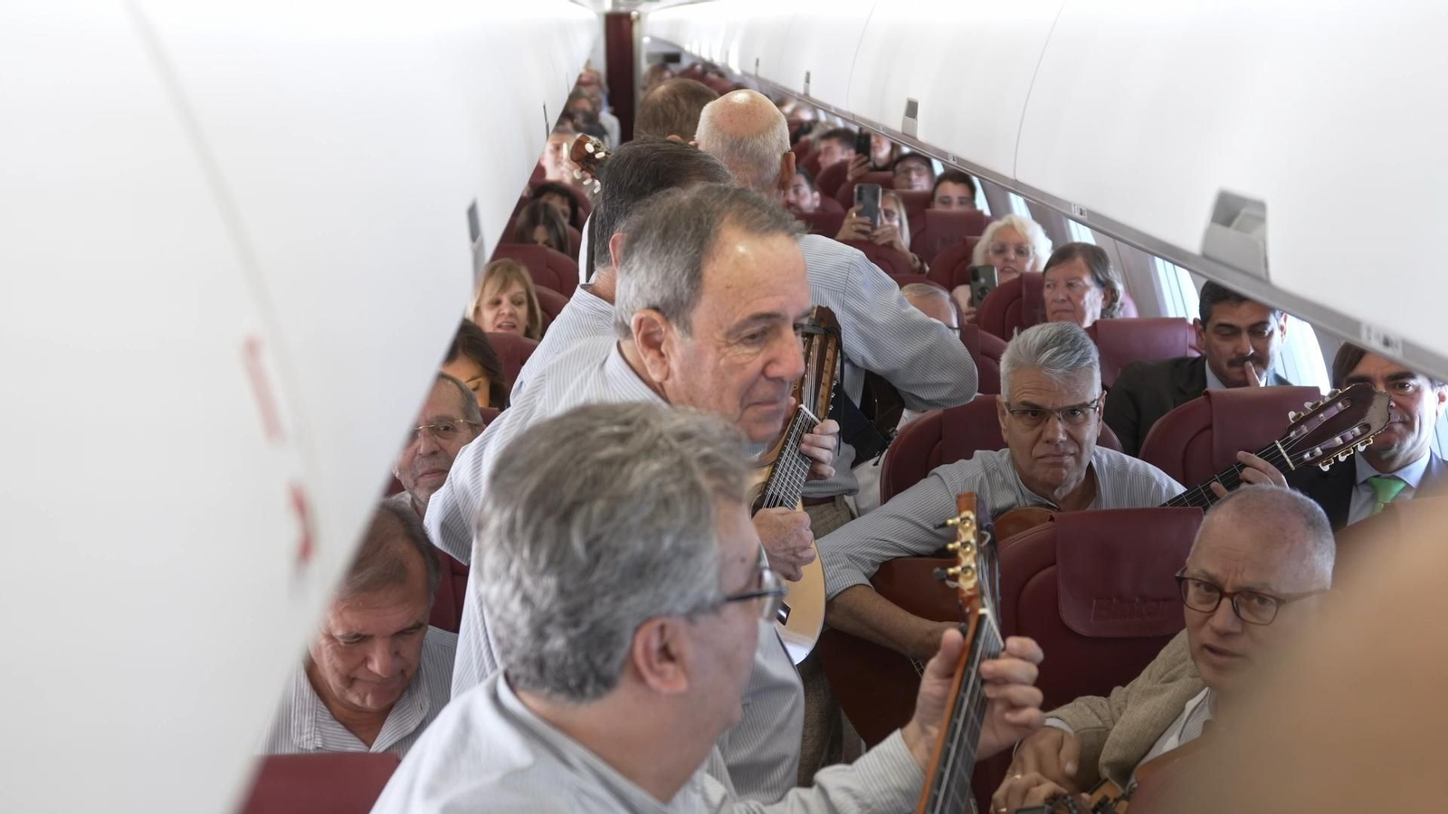 Binter vuela a Sevilla Completo