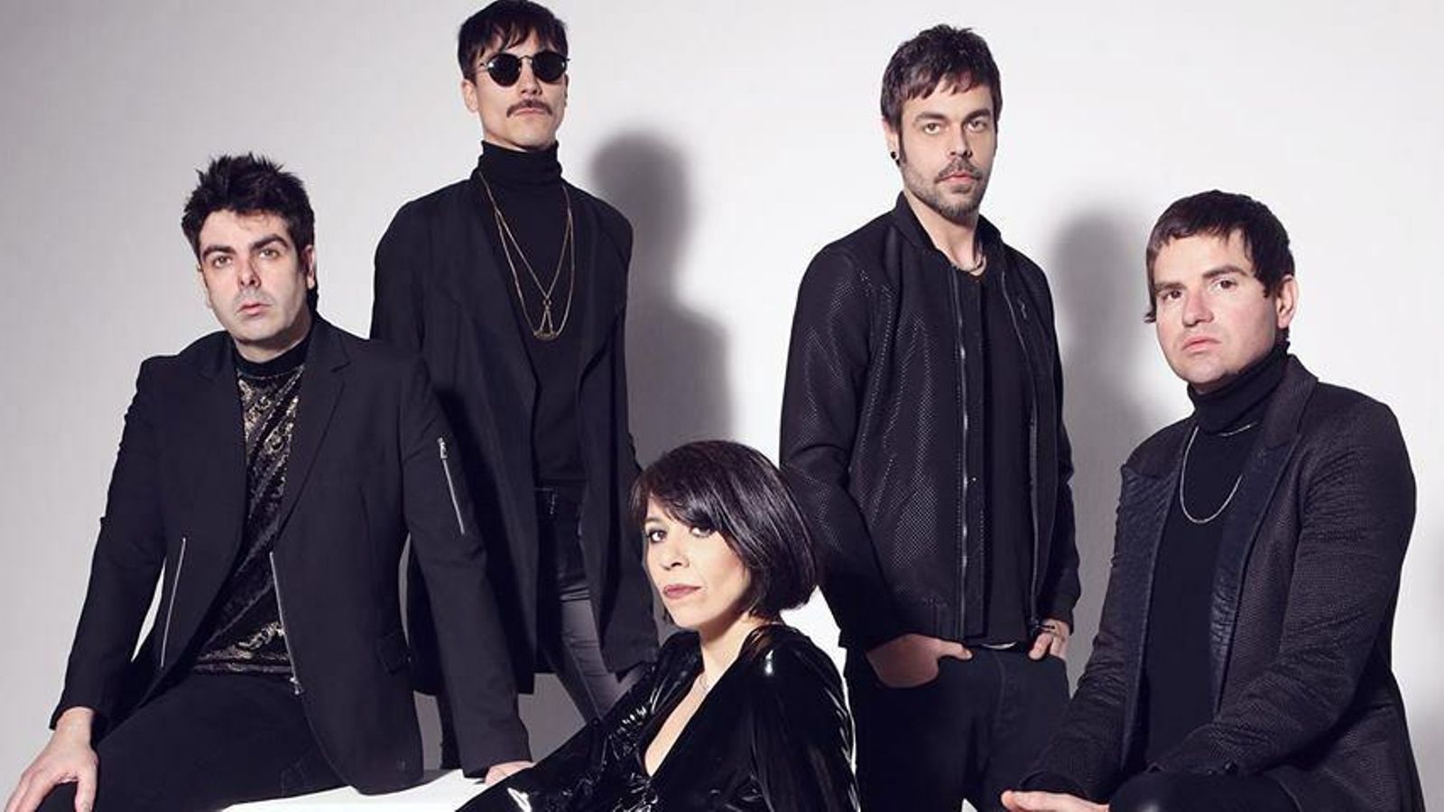 El grupo musical Dorian tocan en Malaga.