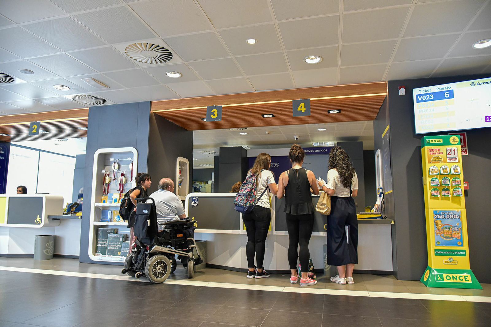 Oficina central de Correos en la capital onubense.