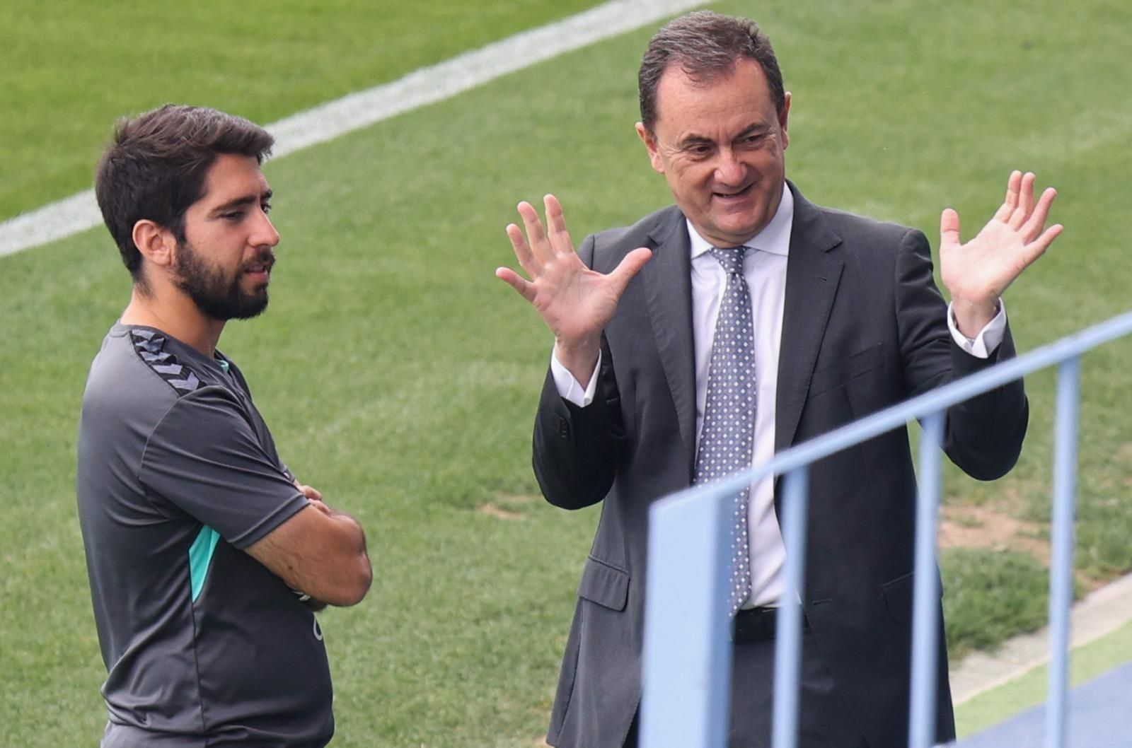 El administrador judicial y Kike Pérez arropan a Pellicer en el Anexo