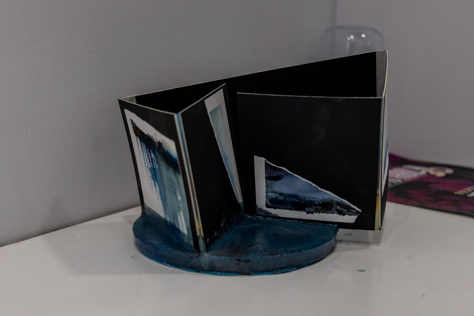 Tres artistas y un destino: ‘Telúrico_est’ trae a Jaén la experimentación de la plástica contemporánea, en imágenes