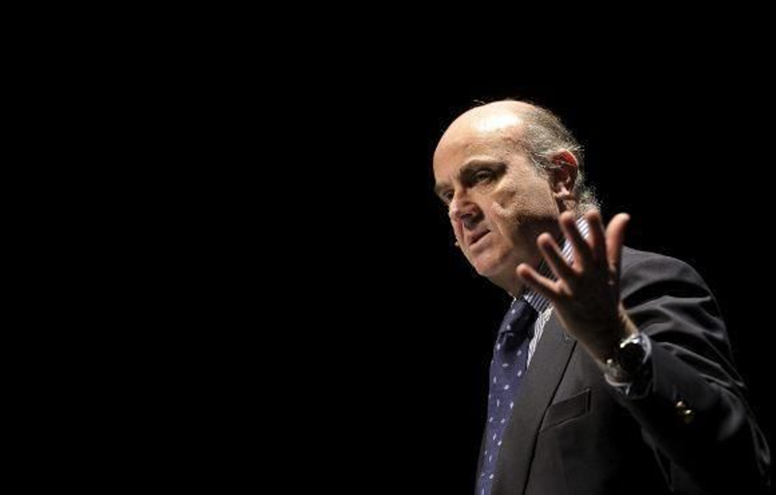 De Guindos estima un tercer rescate a Grecia de hasta 50.000 millones de euros
