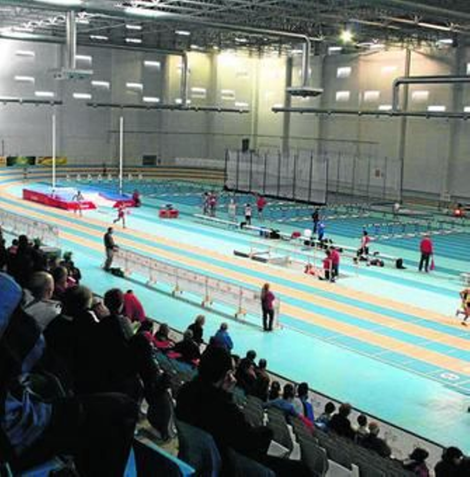 Las instalaciones de Antequera entrenan equipos de atletismo y gimnasia.
