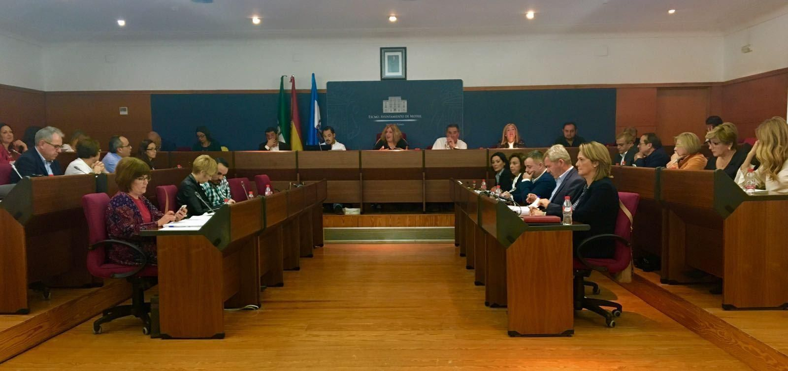 Imagen del pleno en el que se aprobó por mayoría la construcción de diversas zonas en la Avenida Europa.