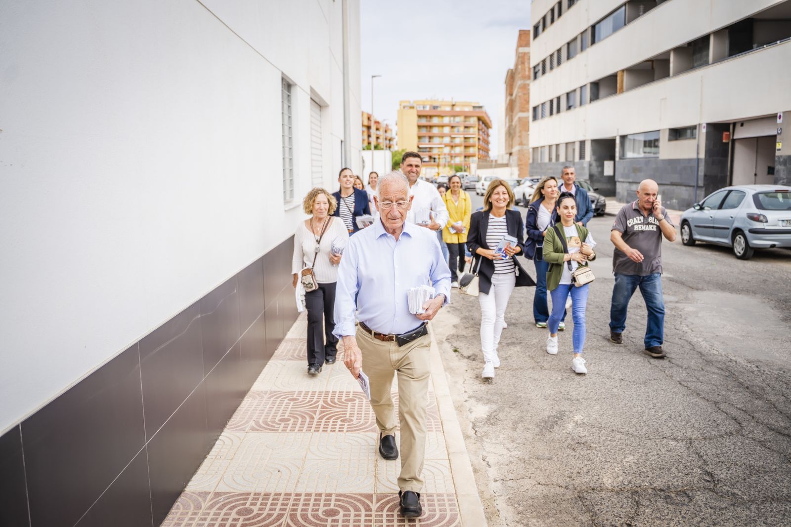 Gabriel Amat junto a otros integrantes de su candidatura en Roquetas