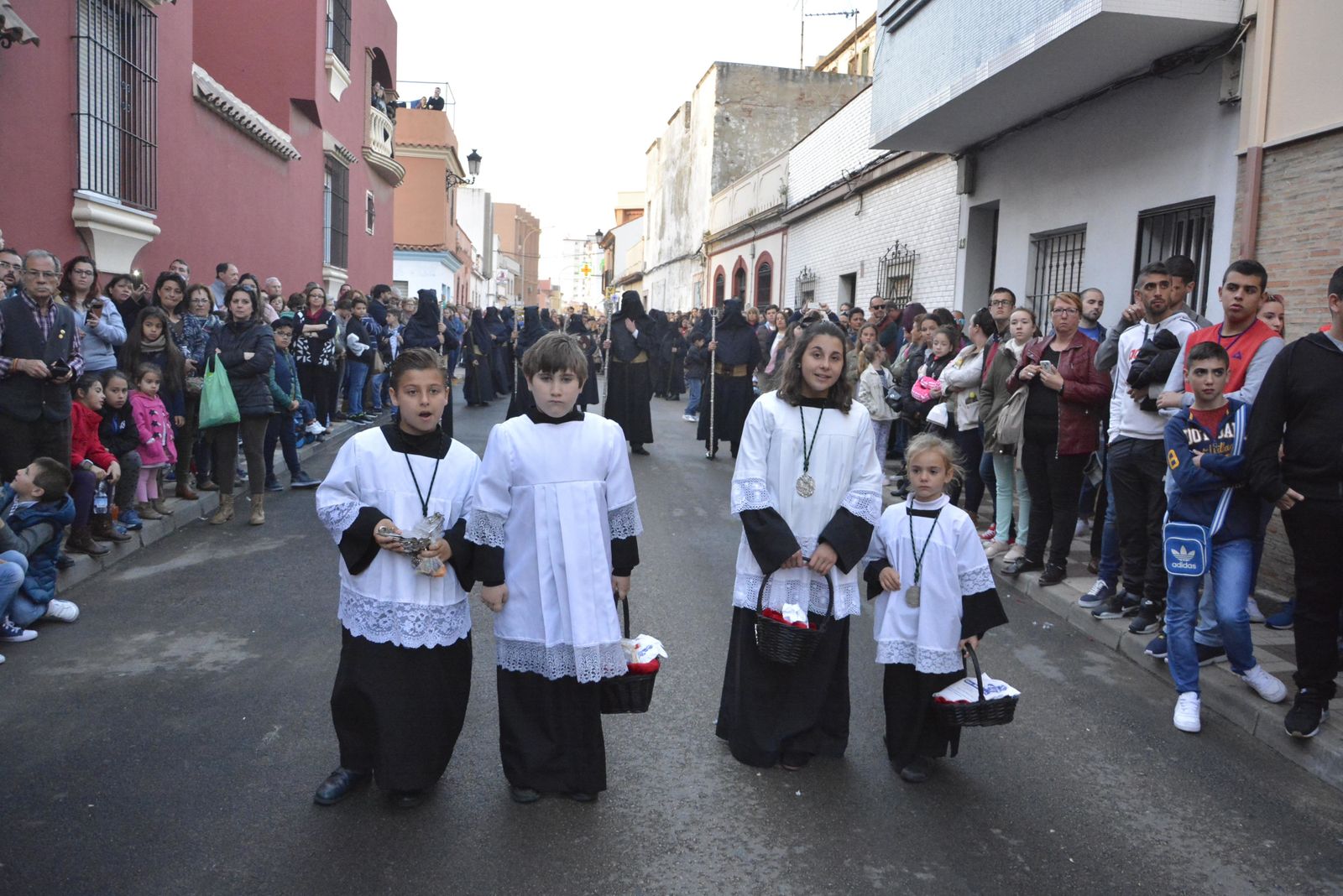 Imágenes del Lunes Santo en la comarca