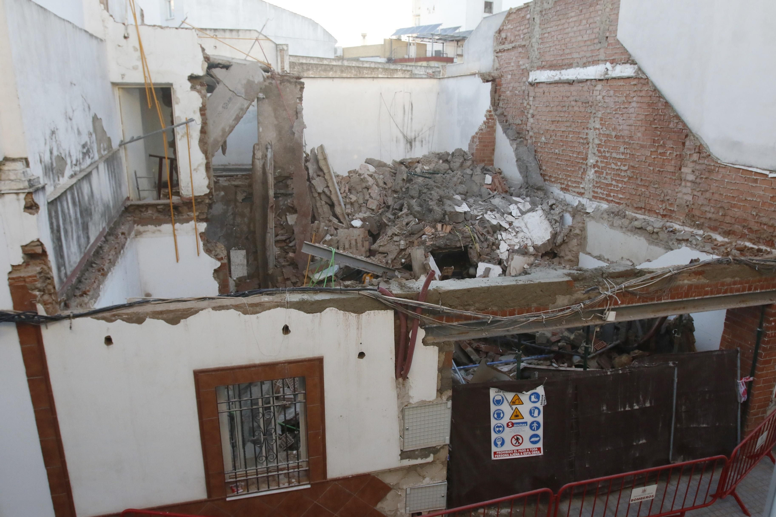 El derrumbe de la casa de la calle San Acisclo en Córdoba, en imágenes