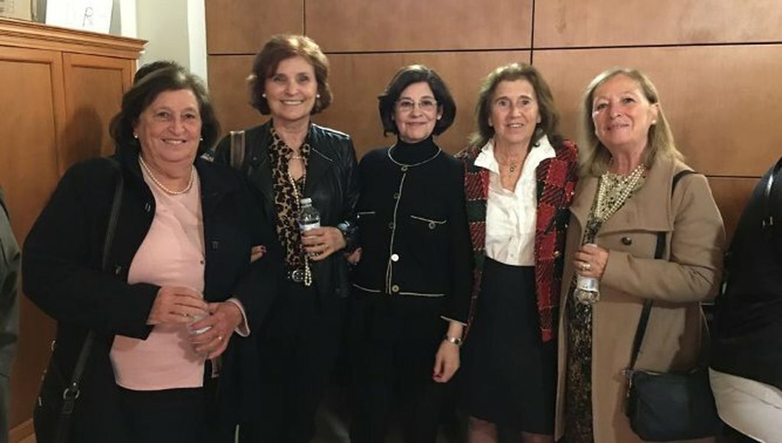 Toya González, Luisa Martínez del Cerro, la modista Angelita Pérez, Pilar Mozo y Consuelo López Millán.