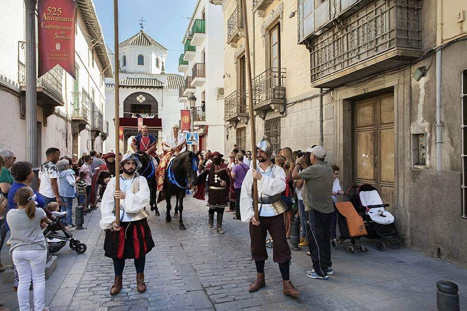 Santa Fe recupera el desfile real en el 531 aniversario de su fundación por la Reina Isabel