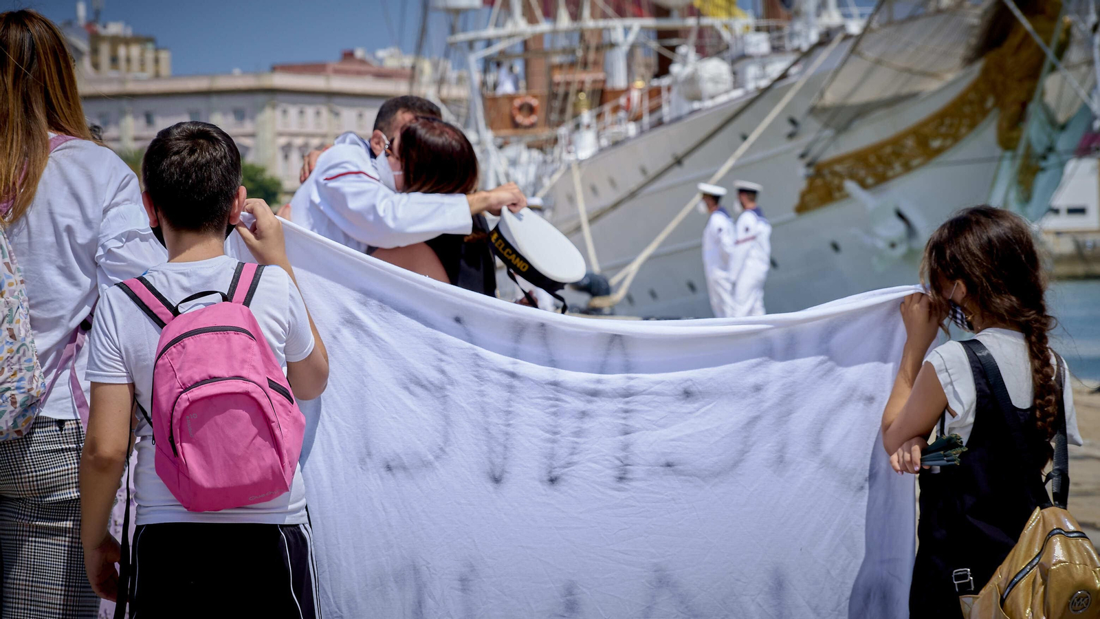 Recibimiento al buque escuela de la Armada española 'Juan Sebastián de Elcano'