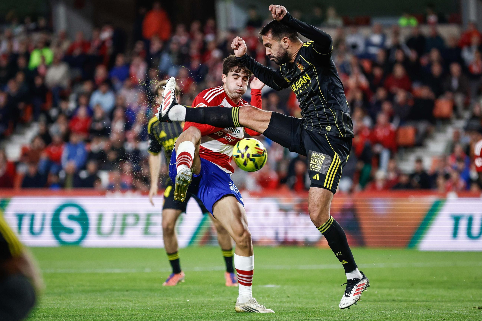 Las mejores imágenes de la victoria del Granada CF ante el Zaragoza
