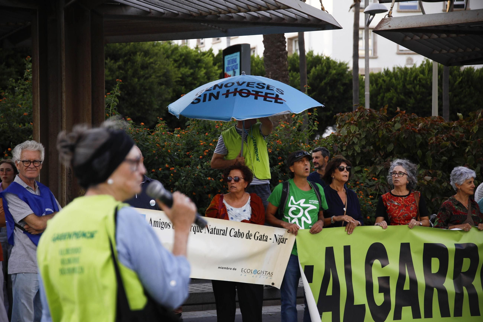 La manifestación "Genoveses sin hotel", en imágenes