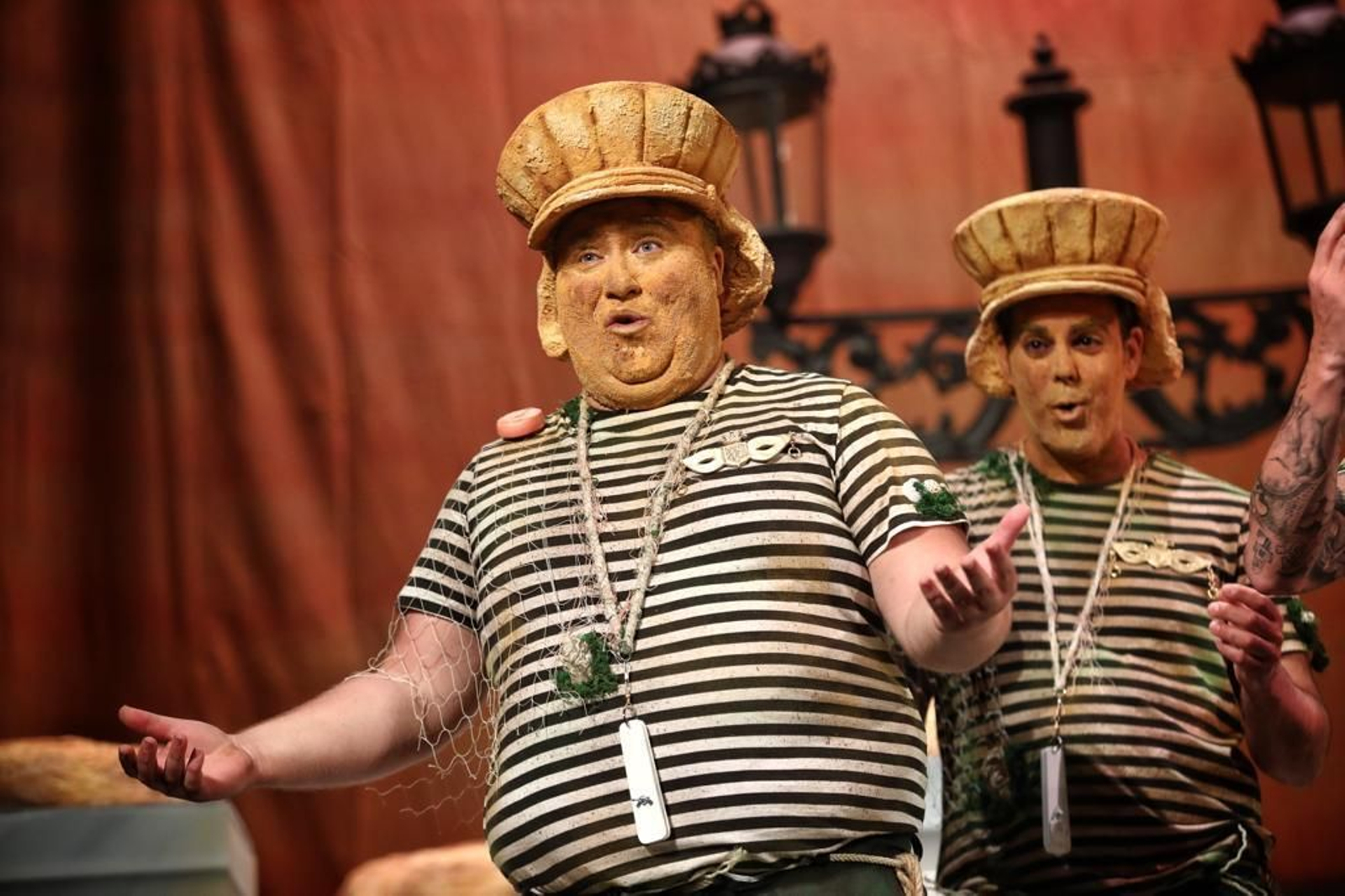 Actuación de la chirigota 'Aquí huele a verdín'.