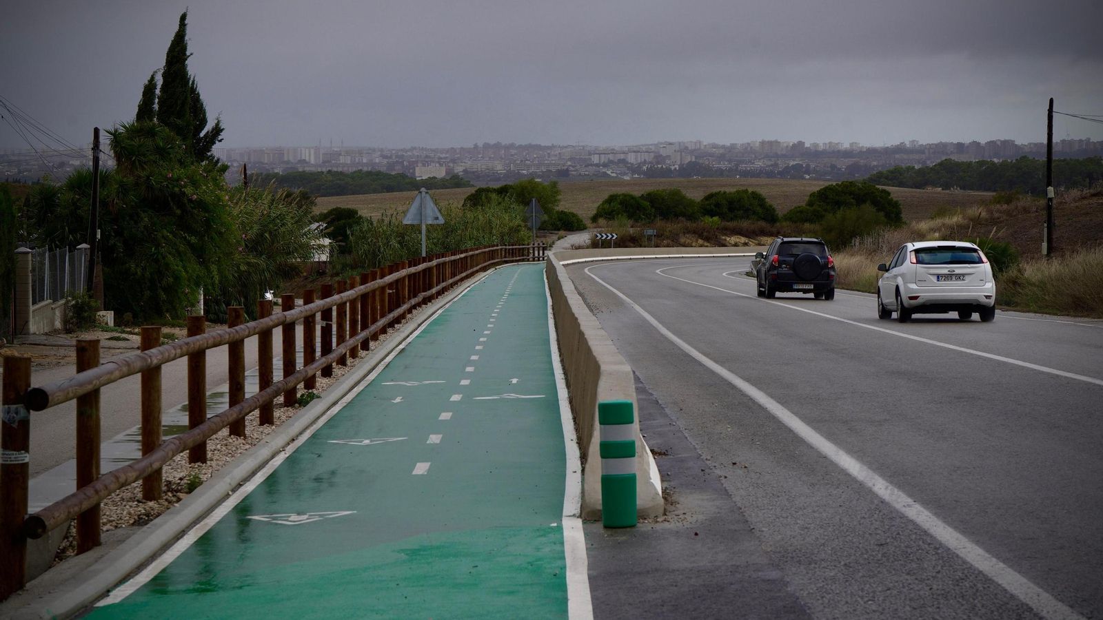 La A-2003, la carretera de La Barca, a la altura de la pedanía de Cuartillos.