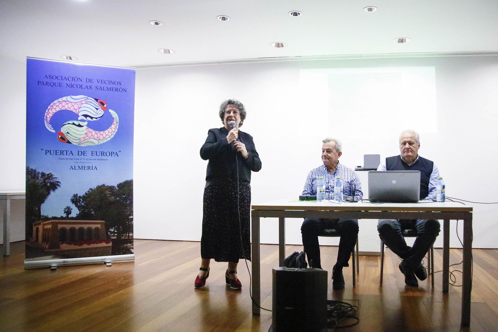 Las imágenes de las jornadas por la "XIX Semana Cultural" con Antonio Andrés en Almería