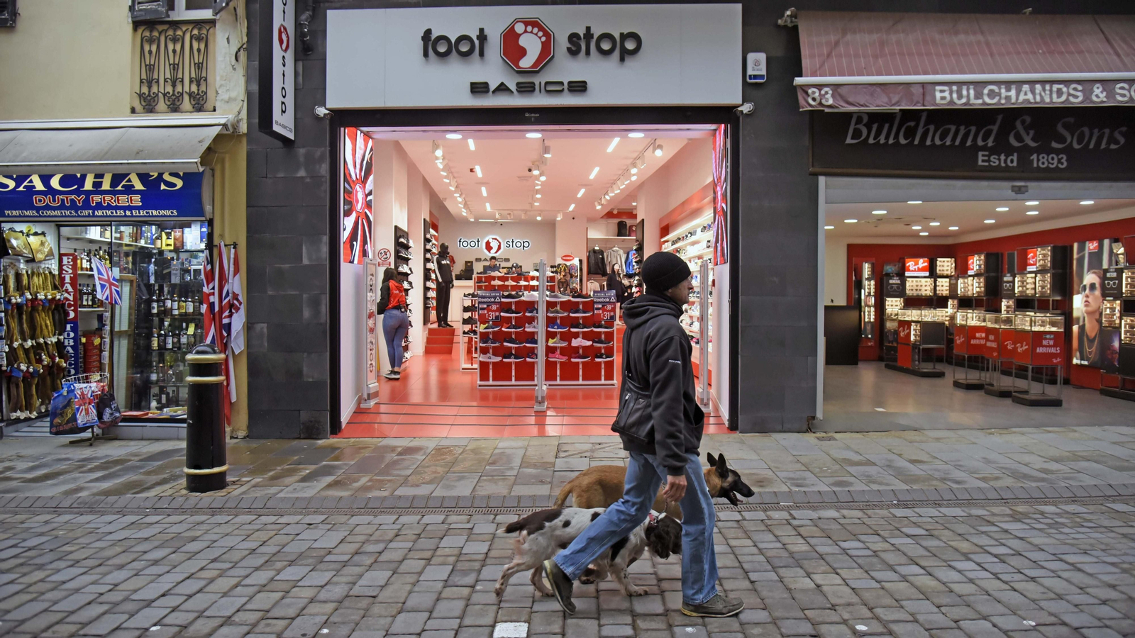 Las fotos de un día laborable en Gibraltar durante el coronavirus