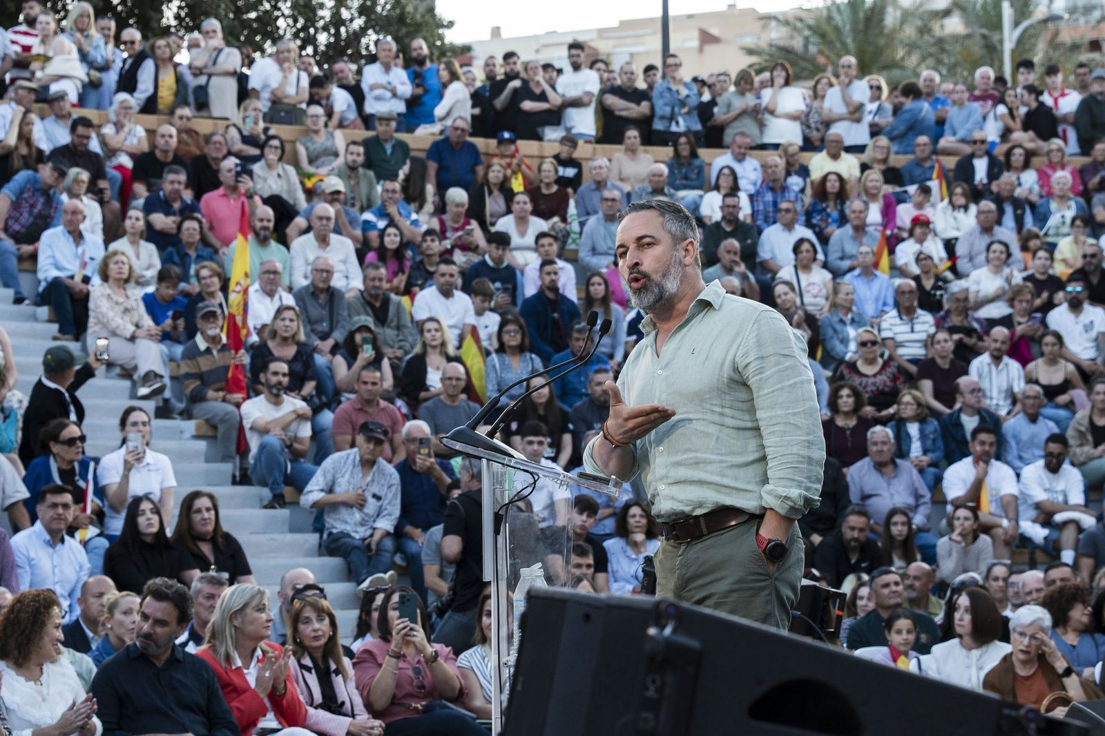 Las imágenes del mitin de Vox con Santiago Abascal y Manuel Gavira en ...