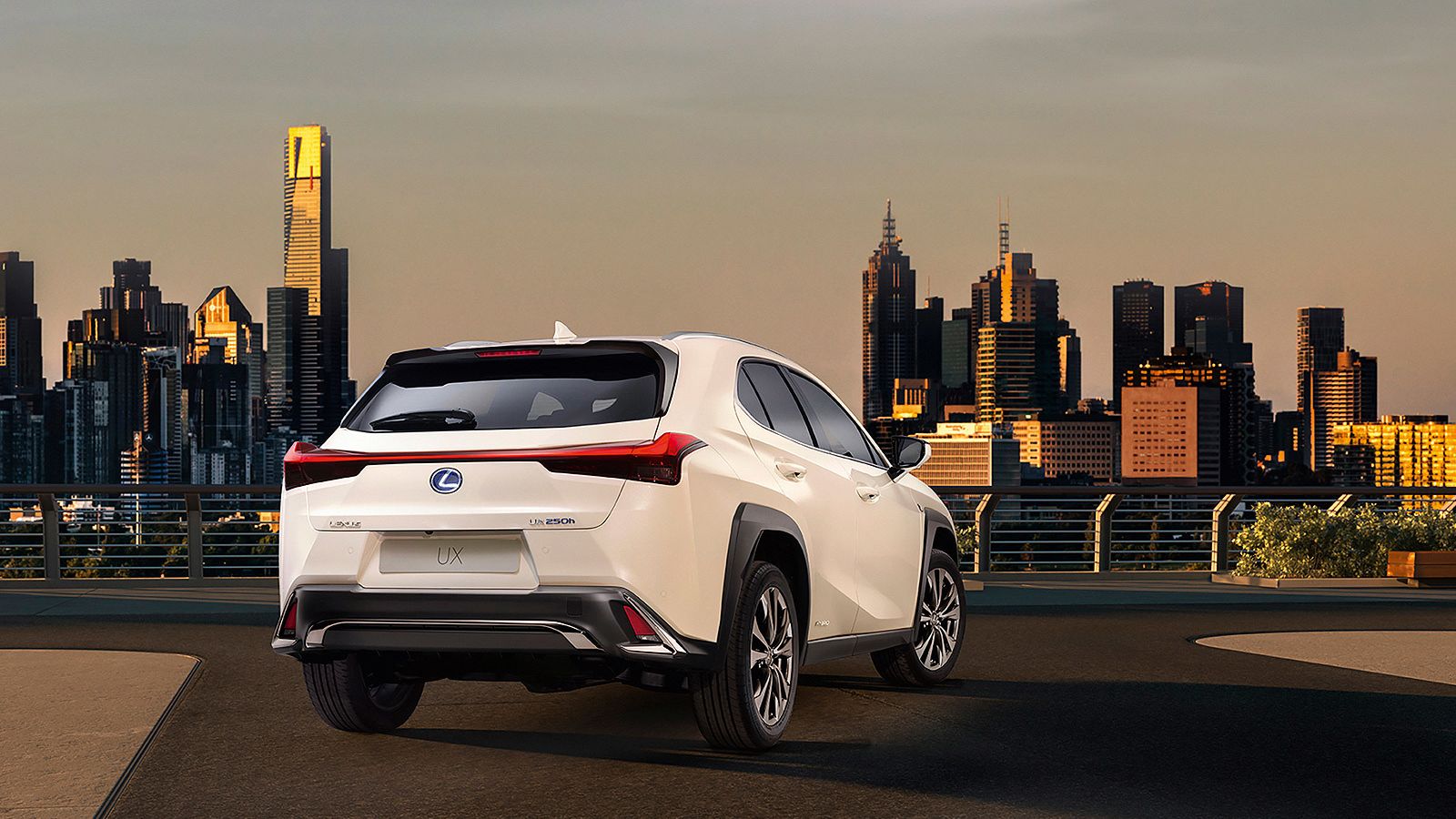 Estará propulsado por un sistema de propulsión híbrida de 180 CV.