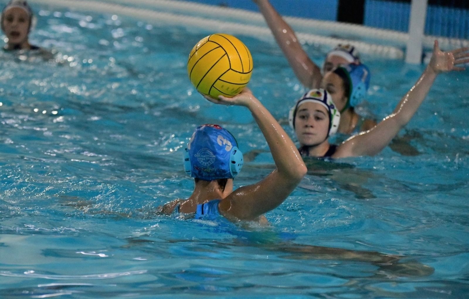 Un ataque del CW Dos Hermanas PQS ante el Leioa.