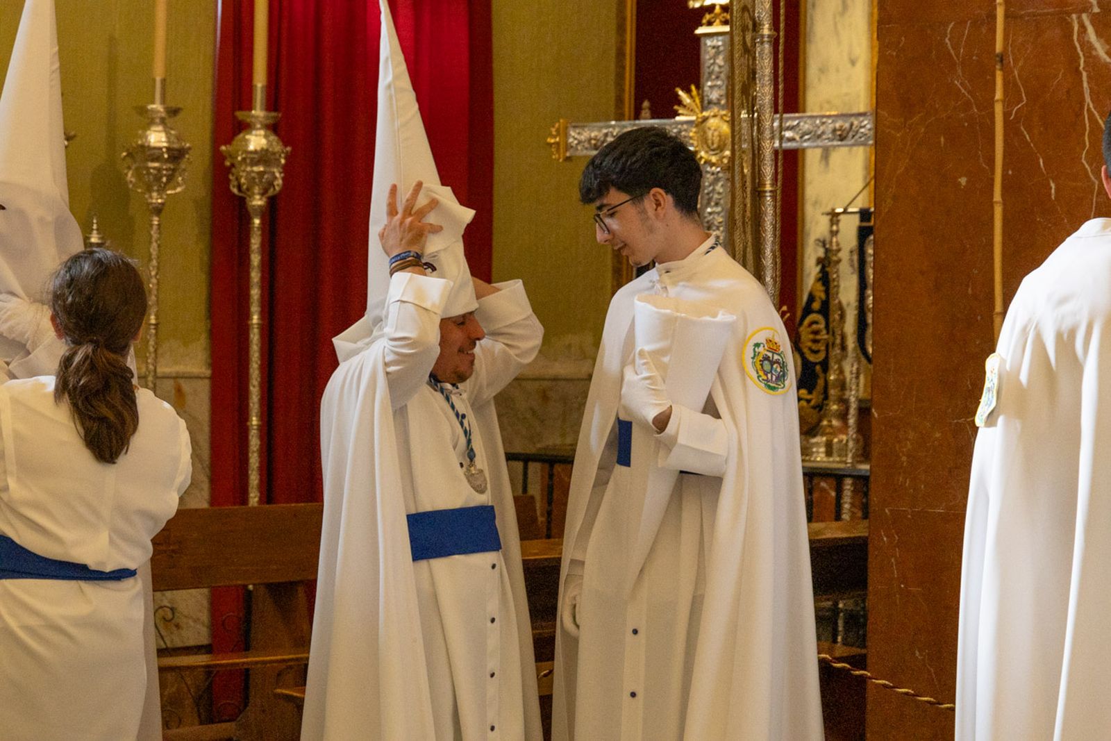 Los jiennenses se echan a la calle para presenciar la primera de las procesiones de la jornada: la Borriquilla (I)