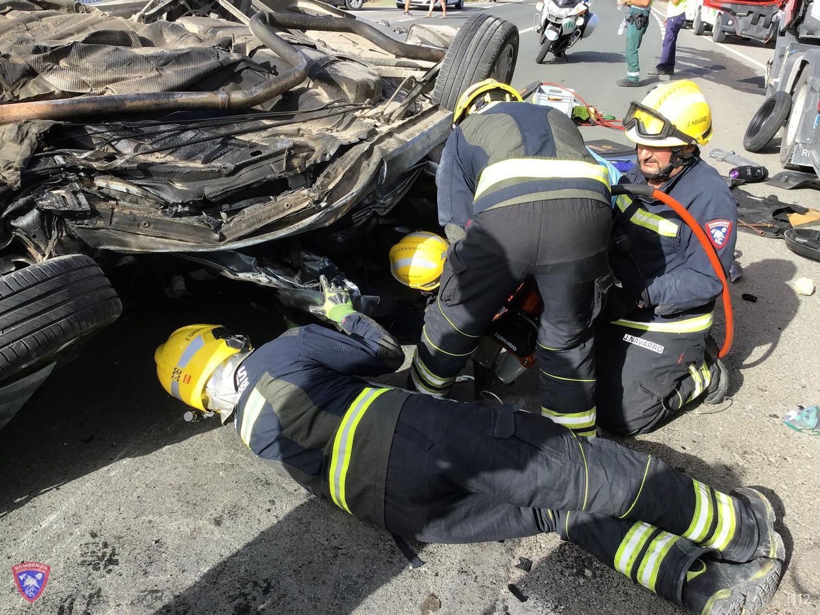 Un muerto y varios heridos en la colisión de un camión y un turismo en Níjar