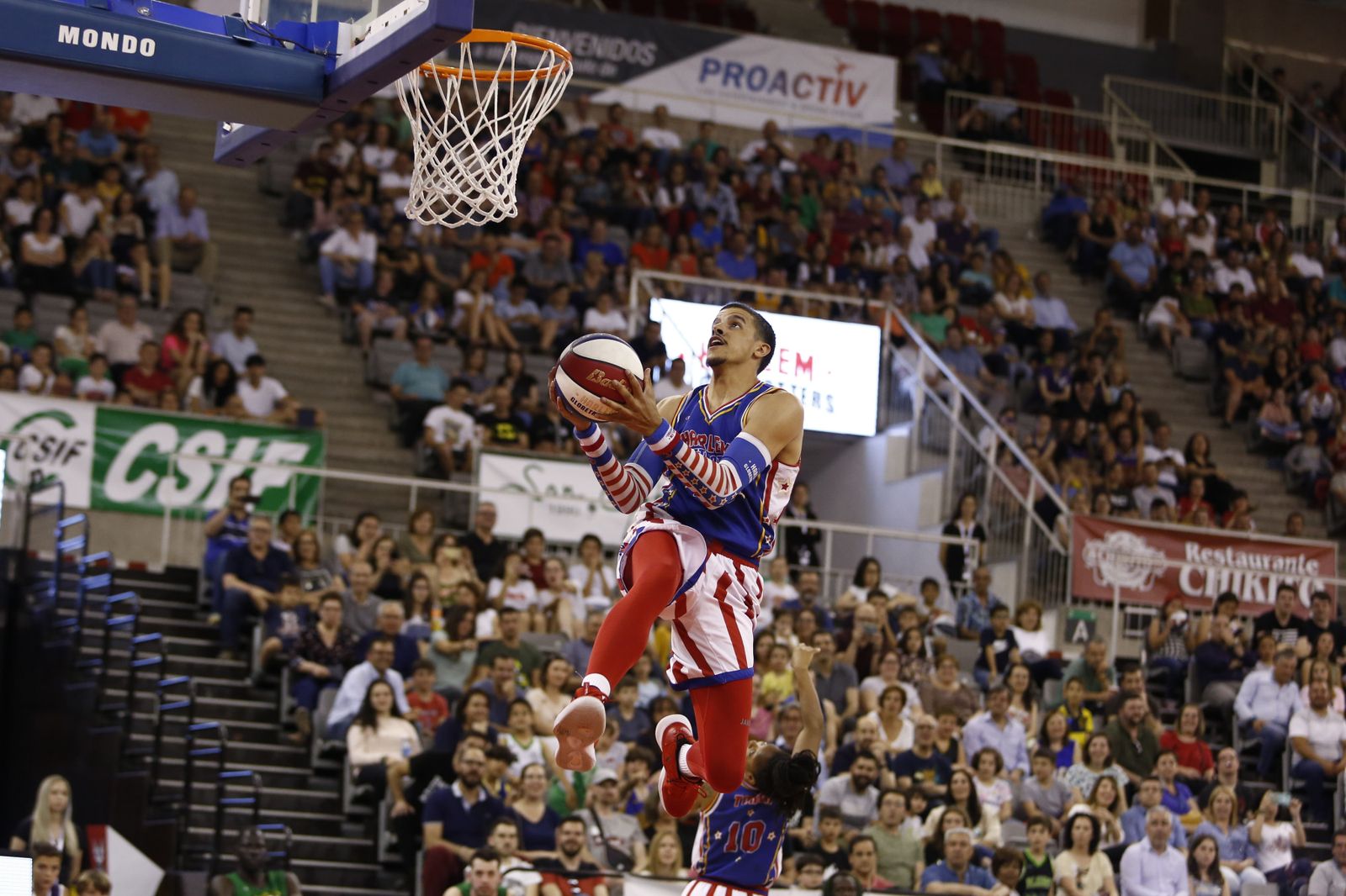 El espectáculo de los Globetrotters inunda el Palacio de Deportes