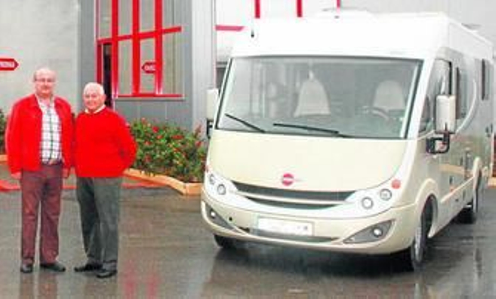 José Hidalgo, hijo y padre, fundadores de Autocaravanas Hidalgo.