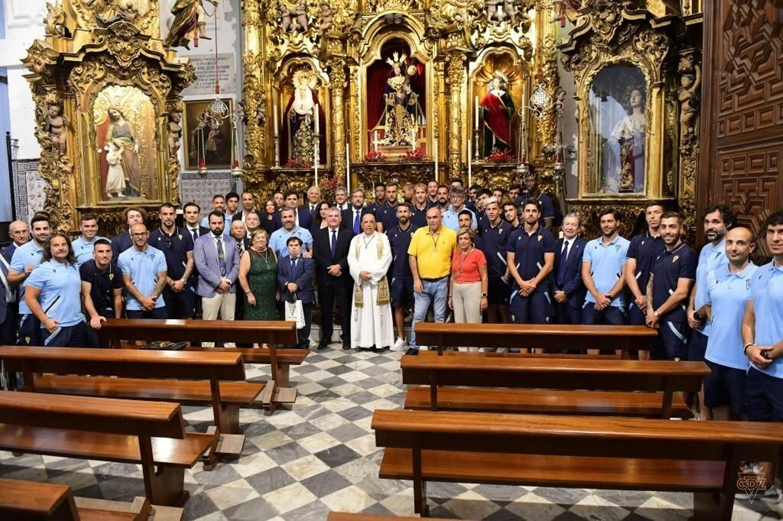 Las imágenes dela visita del Cádiz C.F. a la Patrona y el Nazareno