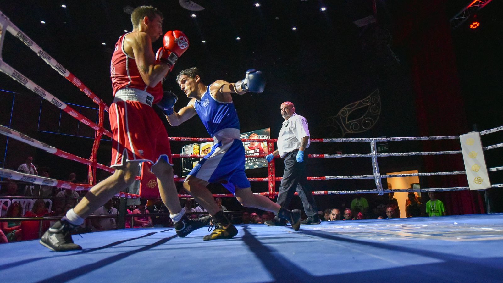 Fotos de la velada de boxeo del Don Príncipe en el casino de San Roque
